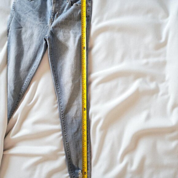 Levi’s 720 High-Rise Super Skinny Jeans – Light Wash Distressed Hems – Size 29 - Picture 9 of 12